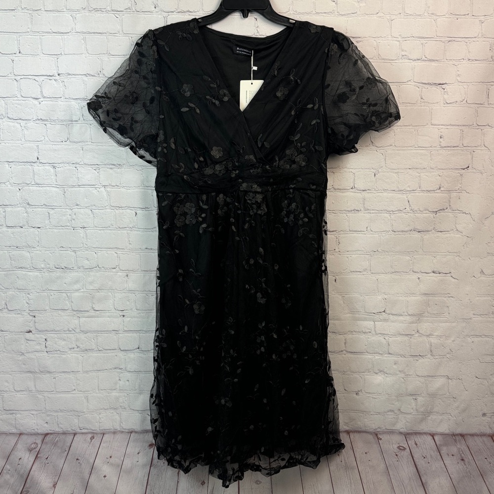 BloomChic Black Floral Surplice Sheer Overlay Midi Dress Plus Size 1X - Picture 2 of 7